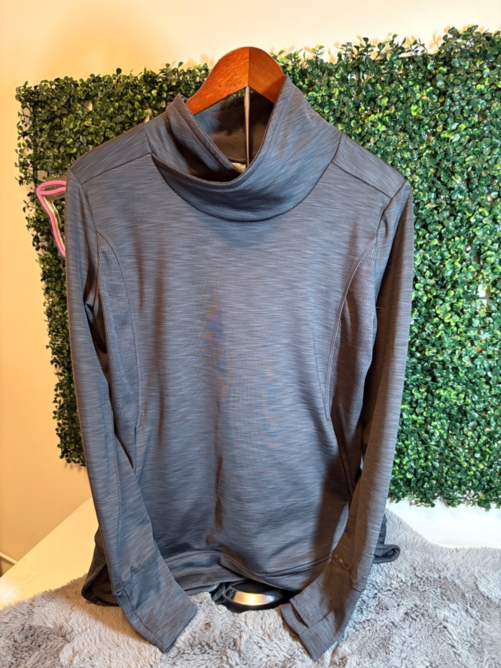 Athleta Heathered Gray Long-Sleeve Cowl Neck Pullover Size Small
